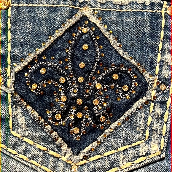 Miss me  shorts size 28 length 19”waistline 30”inseam12” Rise 9” All sales final - Picture 4 of 7